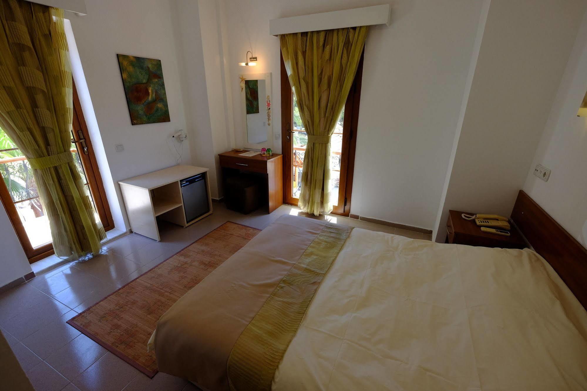 Flying Dutchman Hotel Олудениз Экстерьер фото